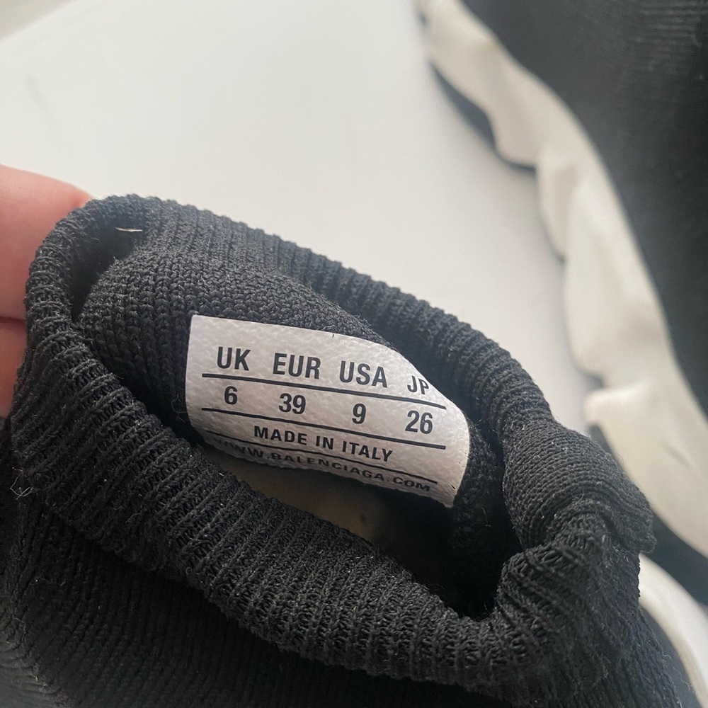 AUTHENTIC Balenciaga speed graffiti Trainers - Picture 3 of 12
